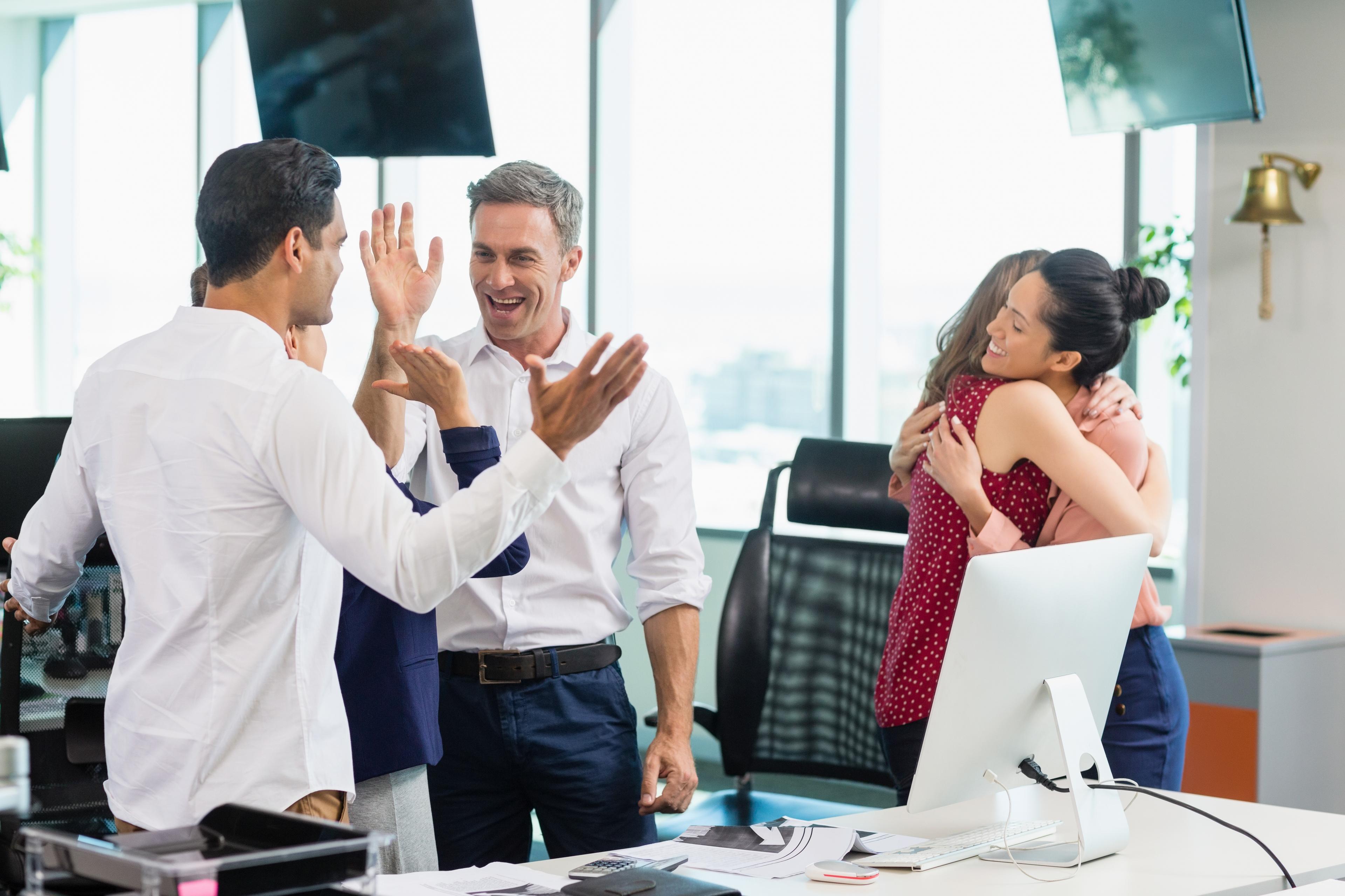 peopole happy in the office